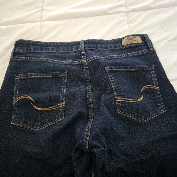 💚 2/$12 or 3/$17 Levi's Signature Women's Modern Capri Stretch Indigo Jeans - Picture 6 of 6